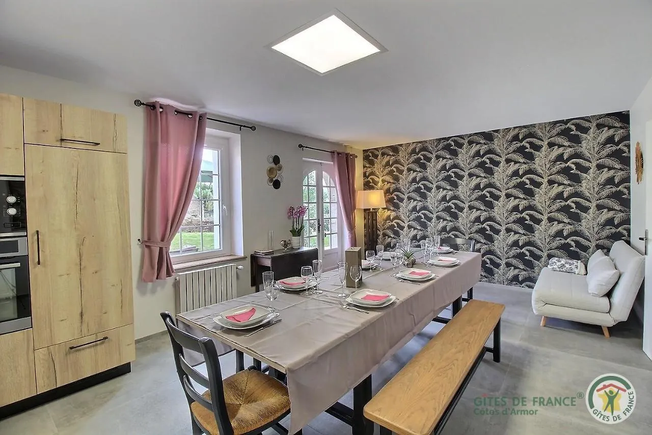 Maison De La Ville-J Plenee-Jugon Holiday home