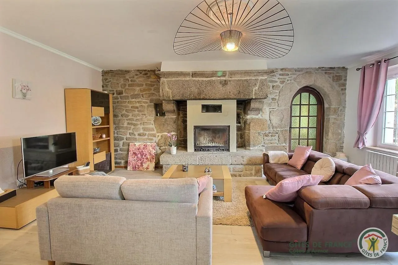 Maison De La Ville-J Plenee-Jugon Holiday home
